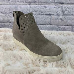 Steve Madden Wedge Sneaker Womens‎ 9.5 Winni Suede Grey Perforated Slip On